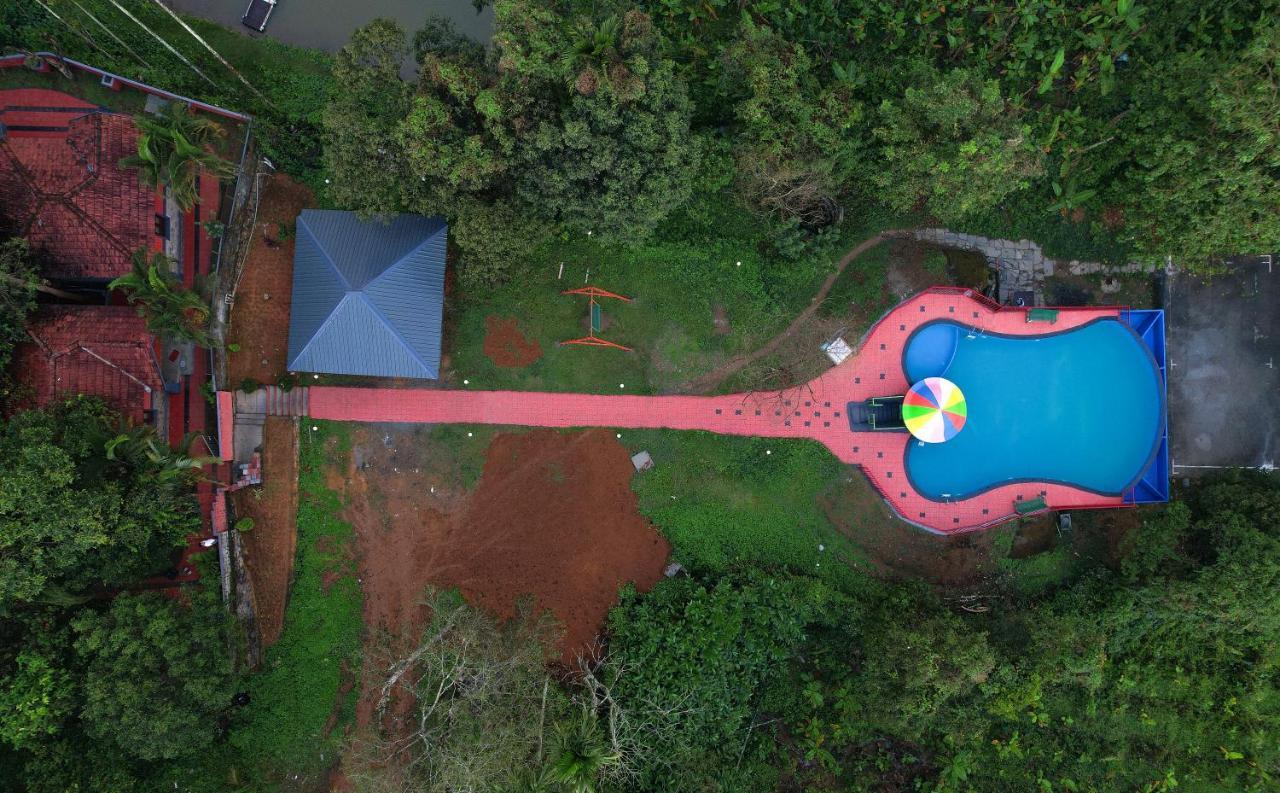 Clay Resort By Bestinn Leisure - Wayanad Padinjarathara Exterior photo