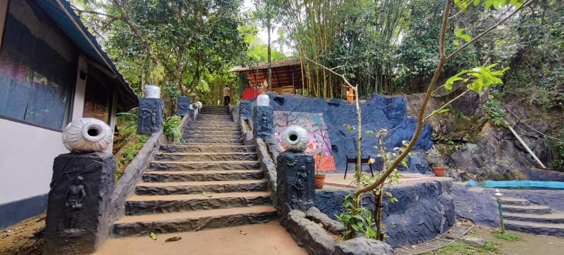 Clay Resort By Bestinn Leisure - Wayanad Padinjarathara Exterior photo